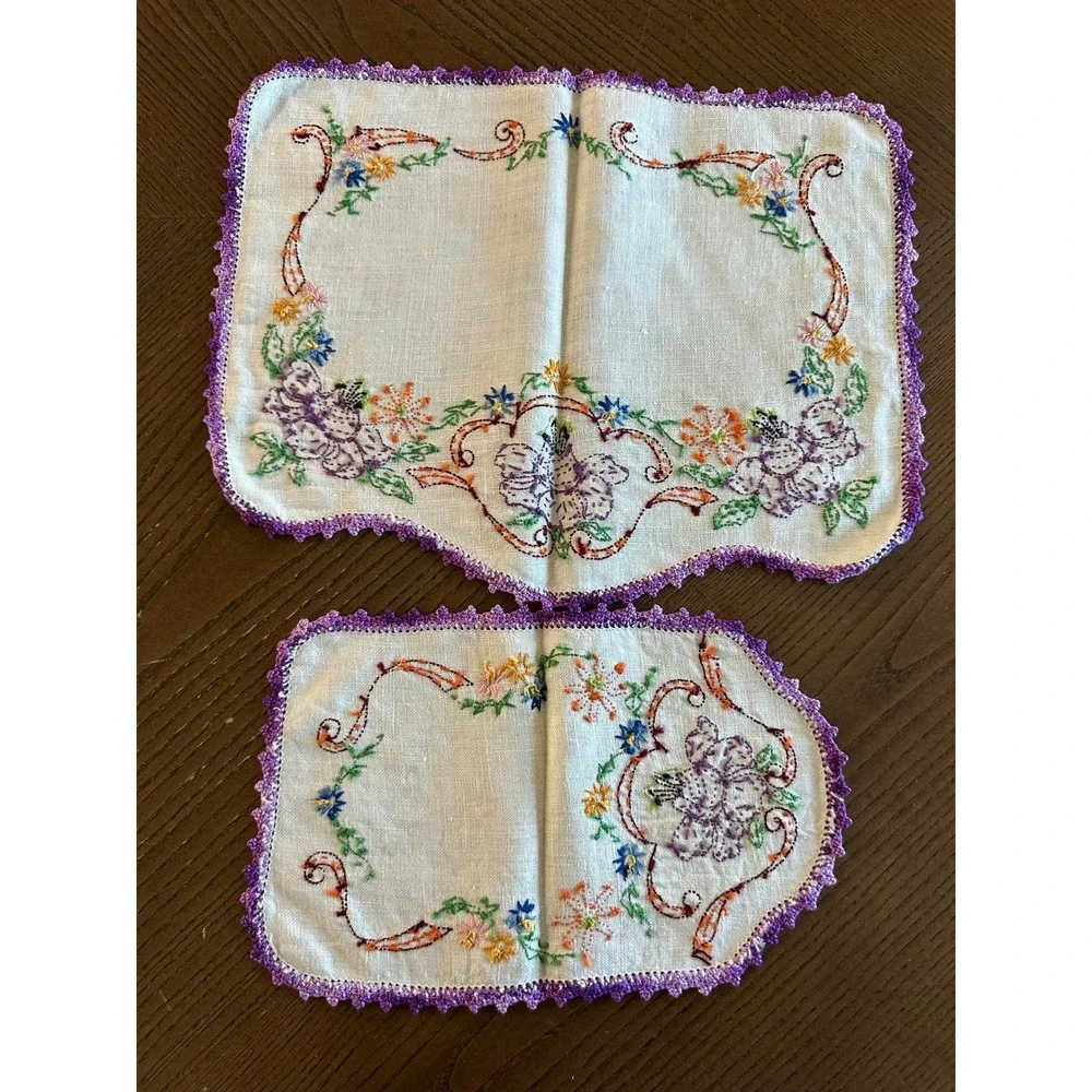 Vintage Hand Embroidered Linen Vanity Set Purple Floral Crochet Lace Trim 2pc